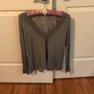 Super cute american eagle top